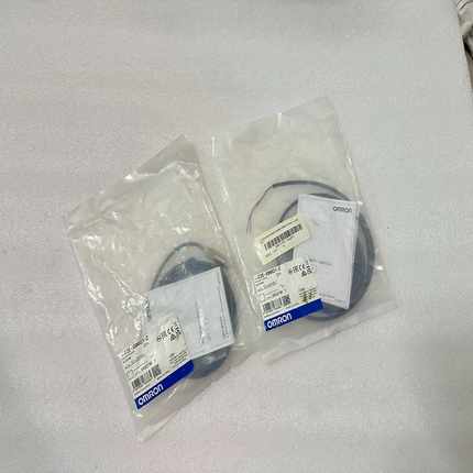 传感器E2E-X8MD1-Z，2个，有的老~询价