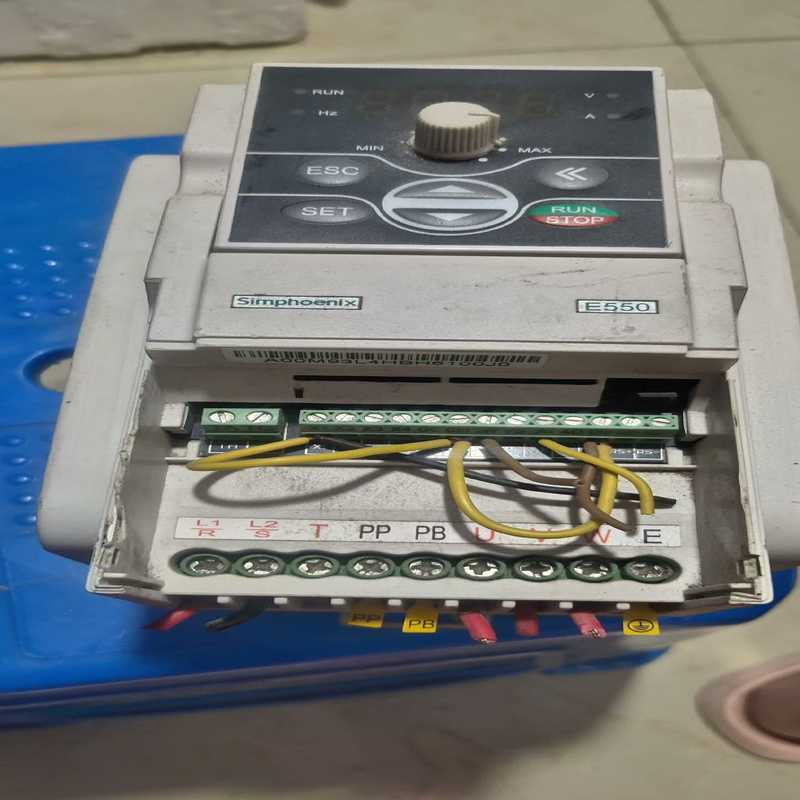 E550-2S0015B四方变频器 成色不错（gg设备）