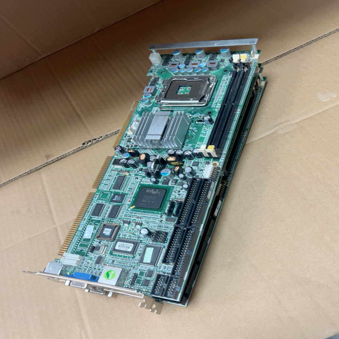 询价~艾讯 SBC81202  Rev.A1-RC 工控主板 - 实物图