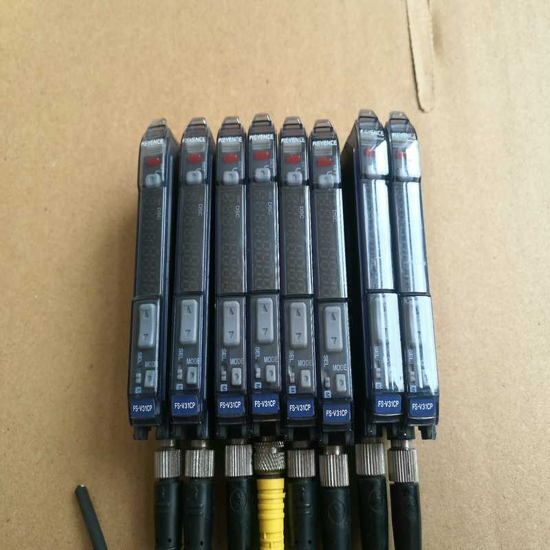 询价FS-V31CP基恩士光纤放大器，功能完好，成色如图，好货不