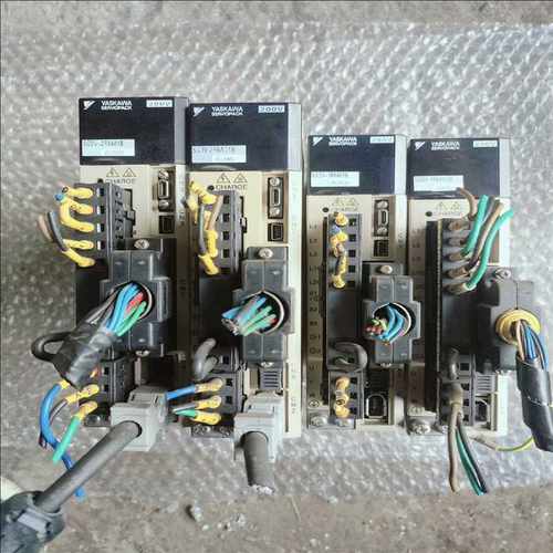 安川伺服驱动器SGDV-2R8A01B002000两只，SG（耶耶电子）