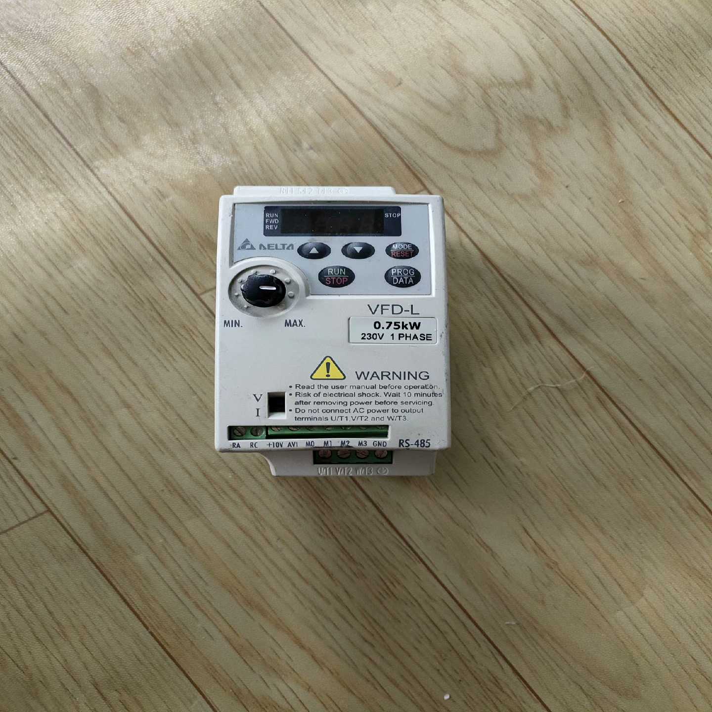 (贝贝商铺)台达变频器VFD007L21A