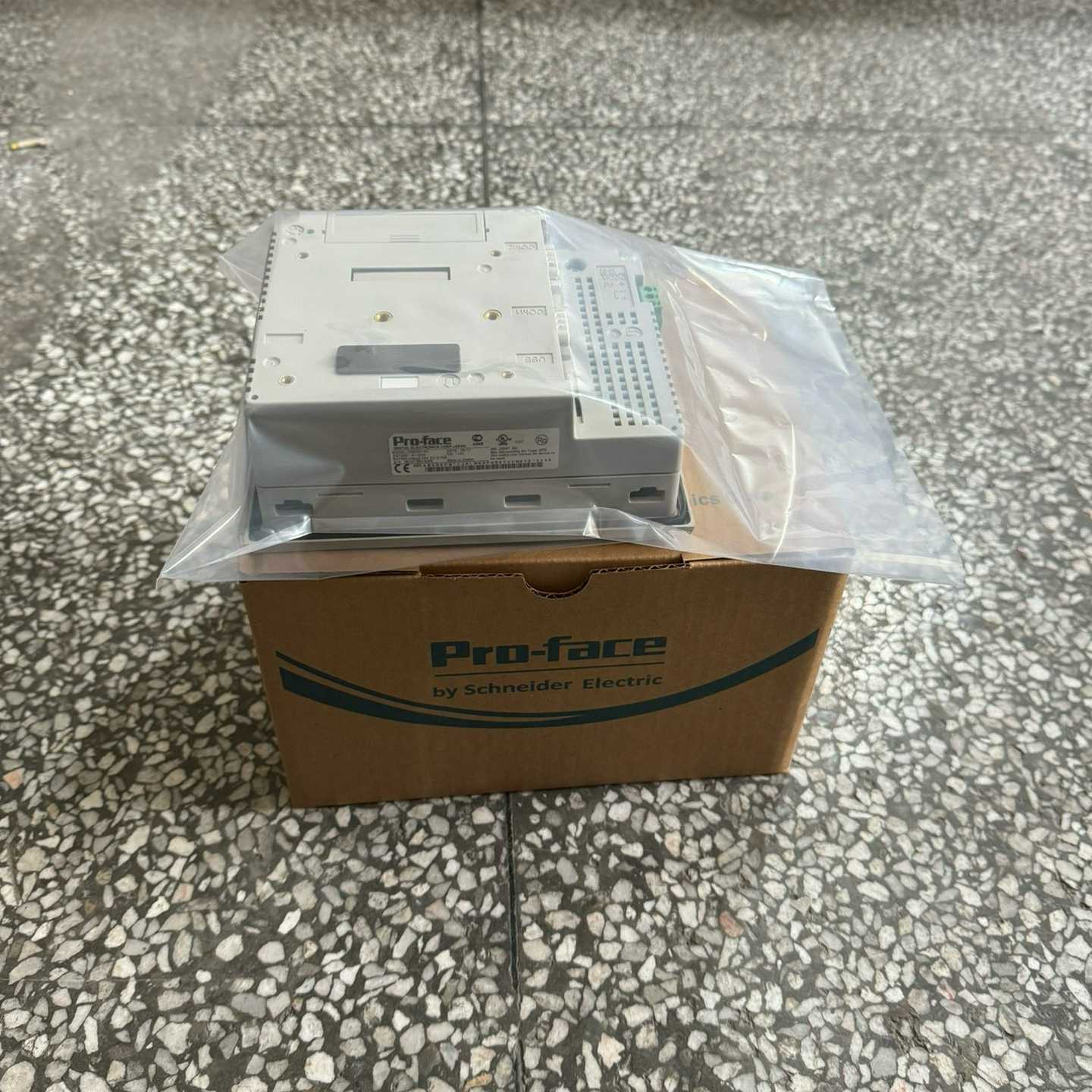 普洛菲斯触摸屏AGP3300-L1-D24包装，支持7天拍前询价