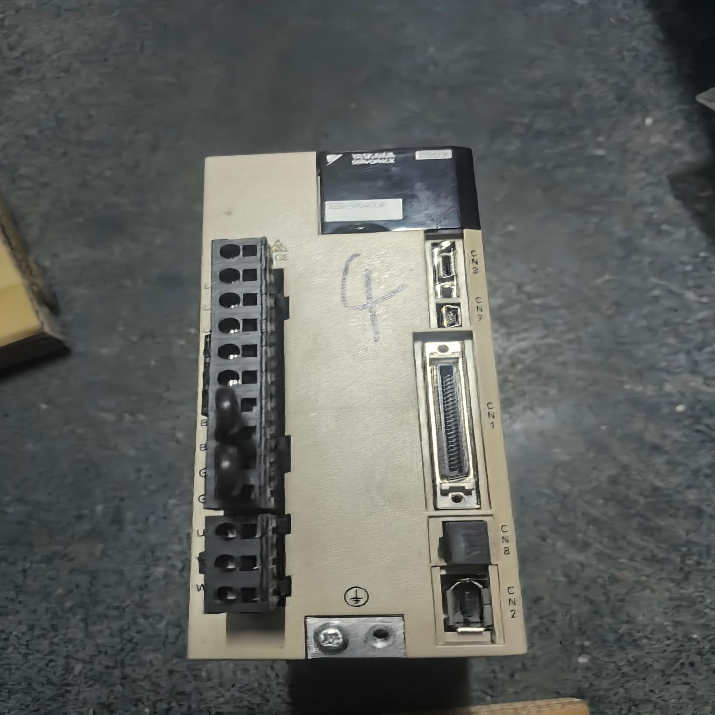 安川驱动器 SGDV-5R5A05A  750W(德峰商行）