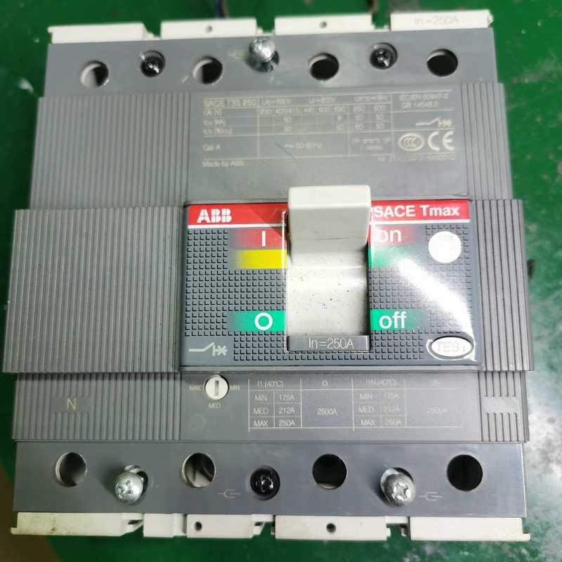 ABB空开250A，SACE  T3S  250A  4P拆（咳咳电子）