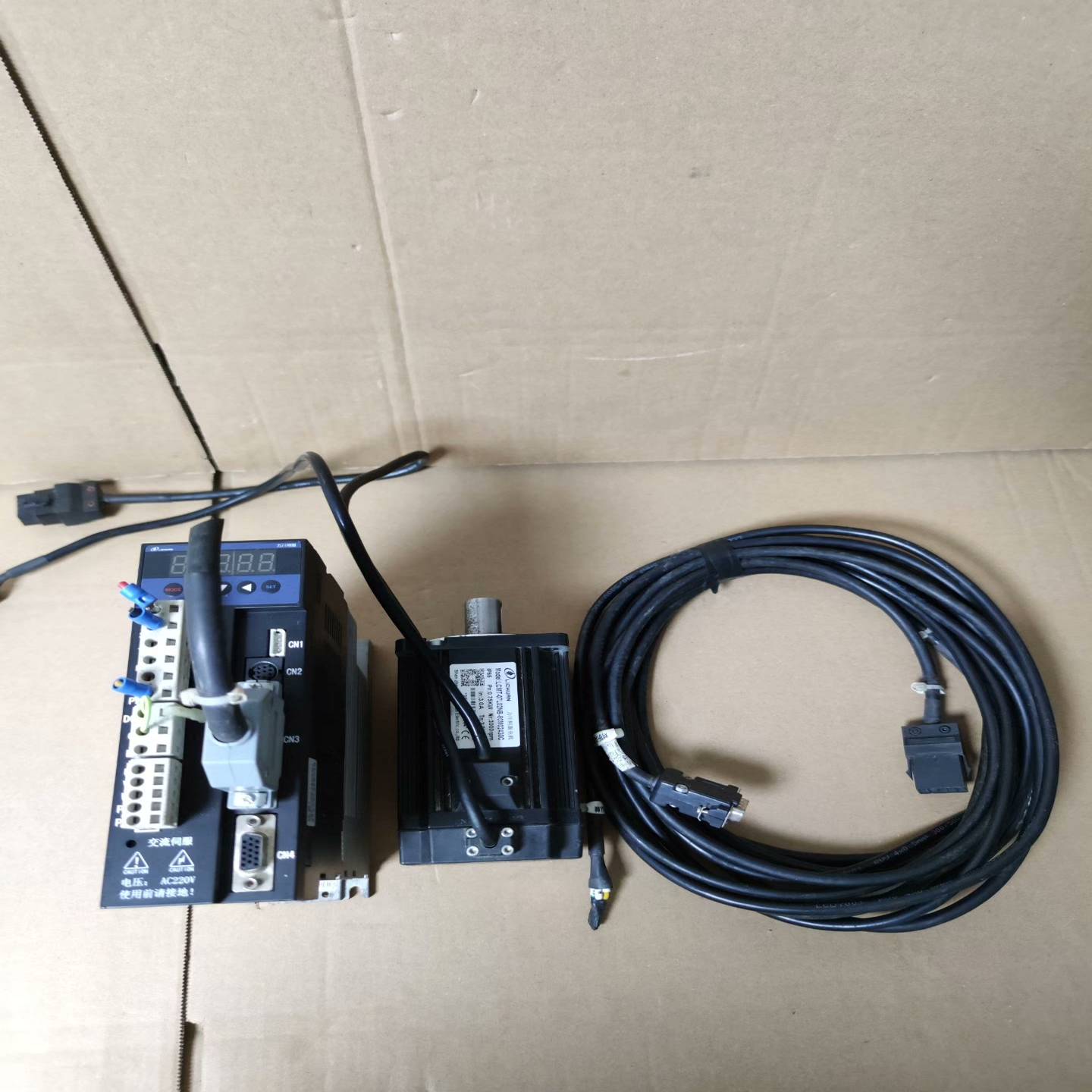 力川750W伺服电机套装，驱动型号-LCDB2-072002~询价