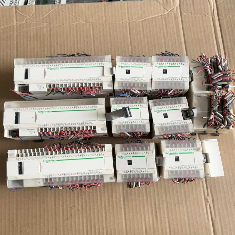 TM218LDA40DRPHN 模块 实图拍摄 功~询价