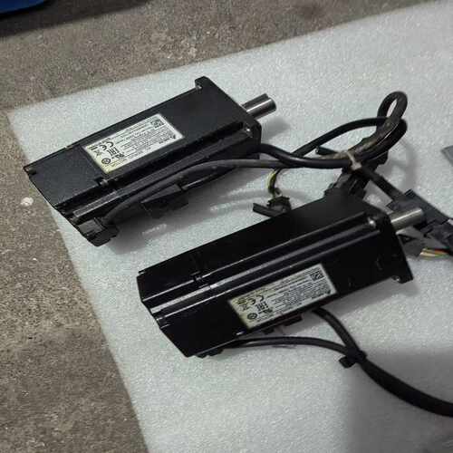 新的两台生达伺服电机。型号是ECMA一C20604RS，~询价