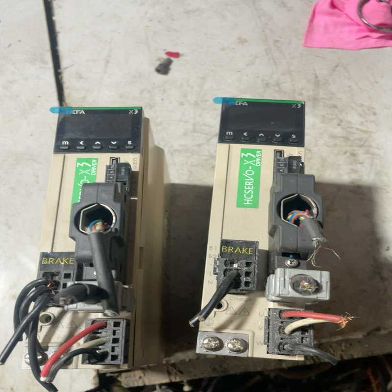 禾川伺服电机驱动器SV-X3DA040A-D两台 成色很~询价