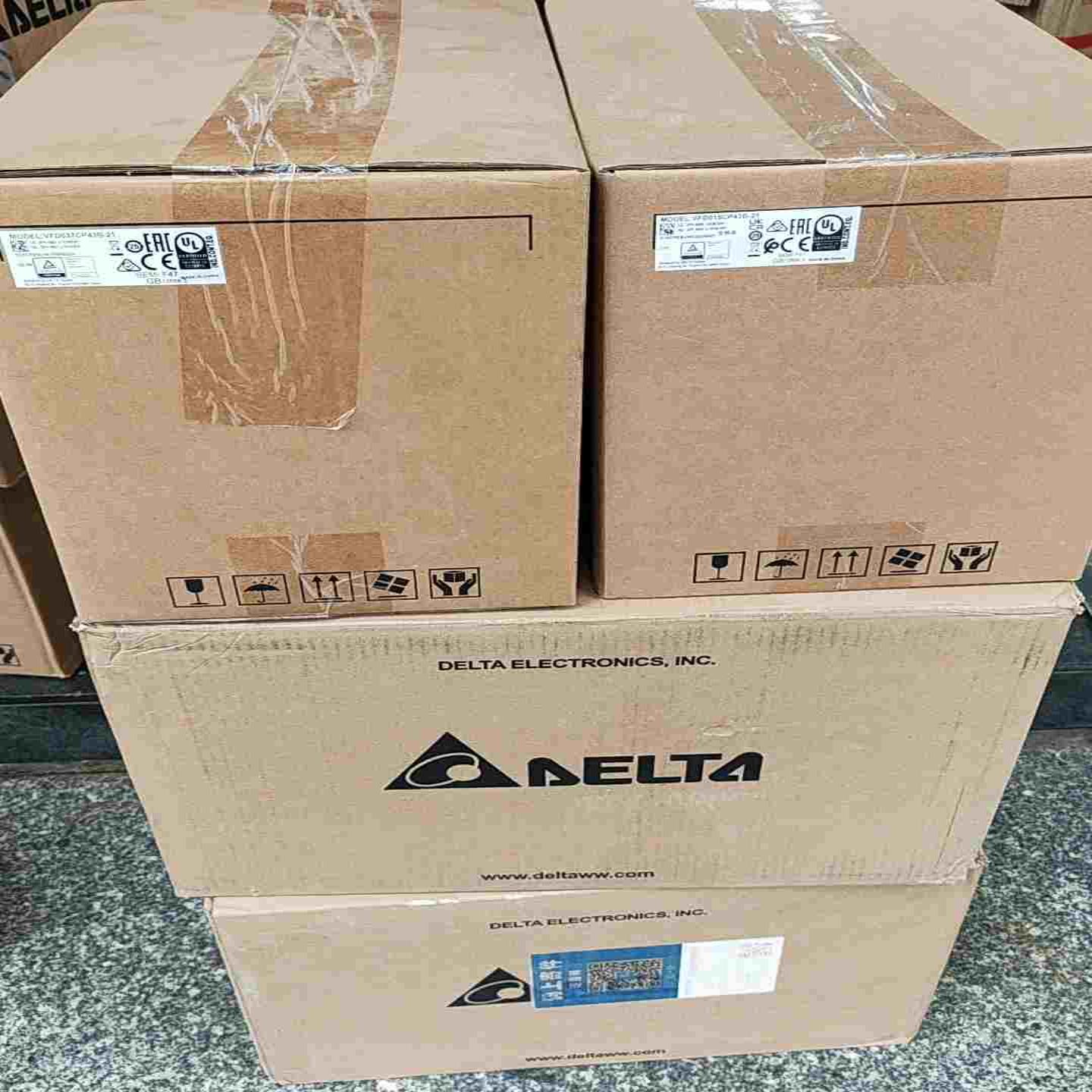 台达变频器VFD037CP43B-21~议价