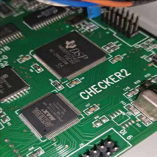 TMs320VC5402一个，阿特拉芯片一个，赛灵斯一个等，（耶耶电子）