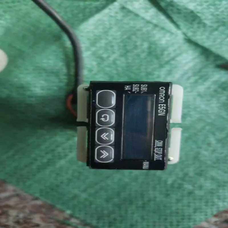 询价~ 温控 E5GN-Q1TD 有10几个，成色还可以