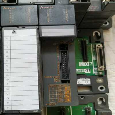 A1SG62 A1SY10 A1SX40 A1SD51S三菱