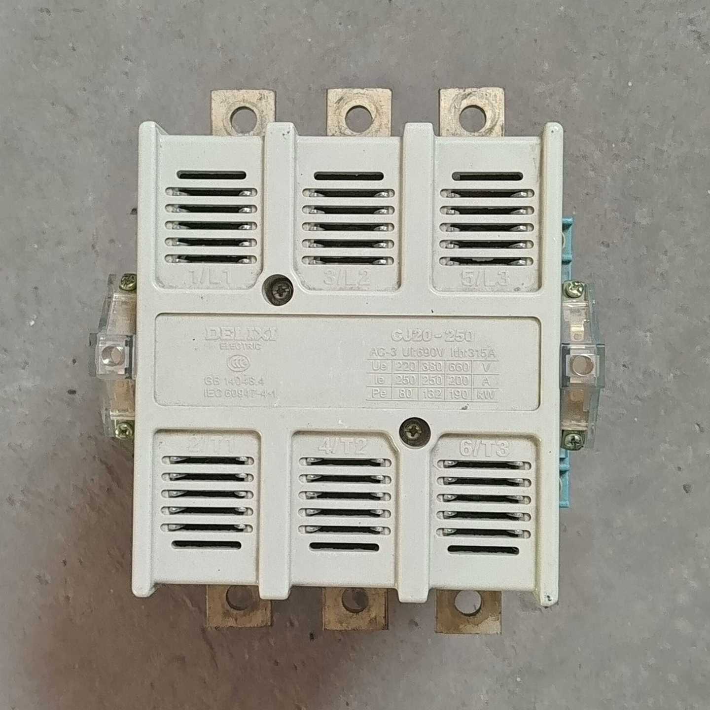 德力西CJ2o一250A线圈380v【鑫鑫商铺】