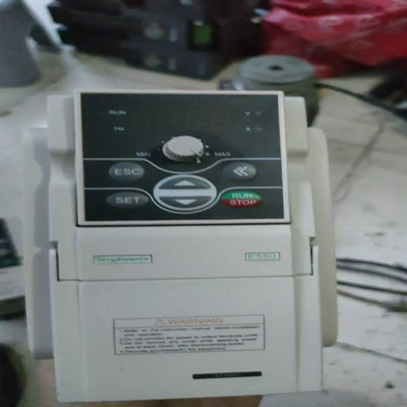 四方E550-750W变频器一台，380V，成色可以，功能包~议价