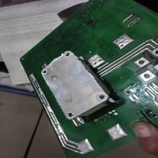 询价 成色不错：型号是FF100R12KS4： 现 英飞凌模块