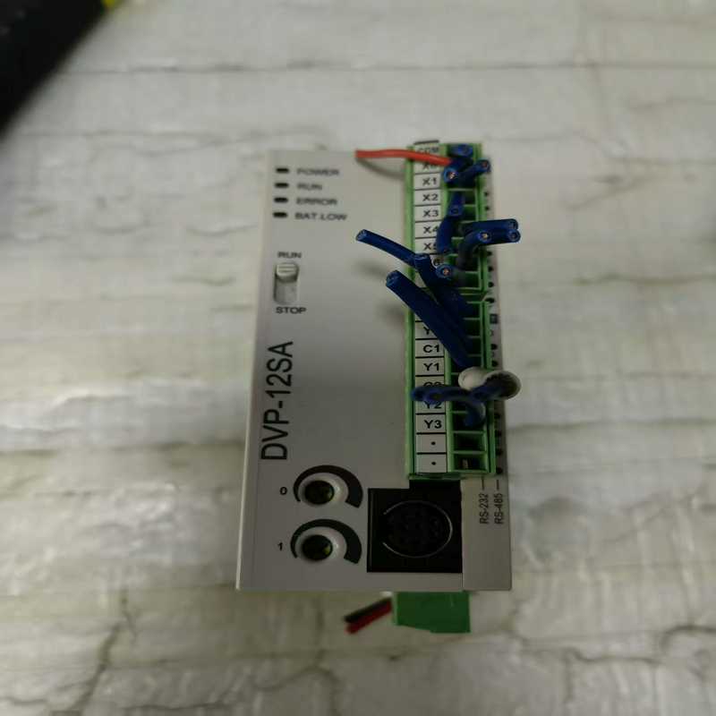 台达PLC  DVP12SA11R  1个，实物图，成色如图~询价