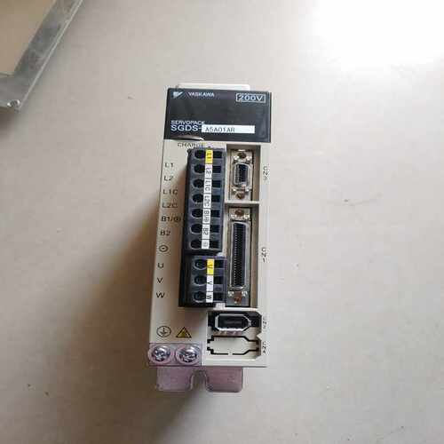 YASKAWA安川 SGDS-A5A01AR 驱动控制器~询价