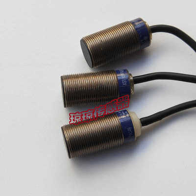 **正品拆机XS1N18PA349接近开关XS1N18NA349/XS1N18PB34