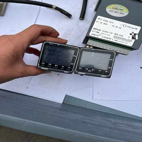 (询价)E5CC-CX2ASM-007（2个）成色如图要的联系