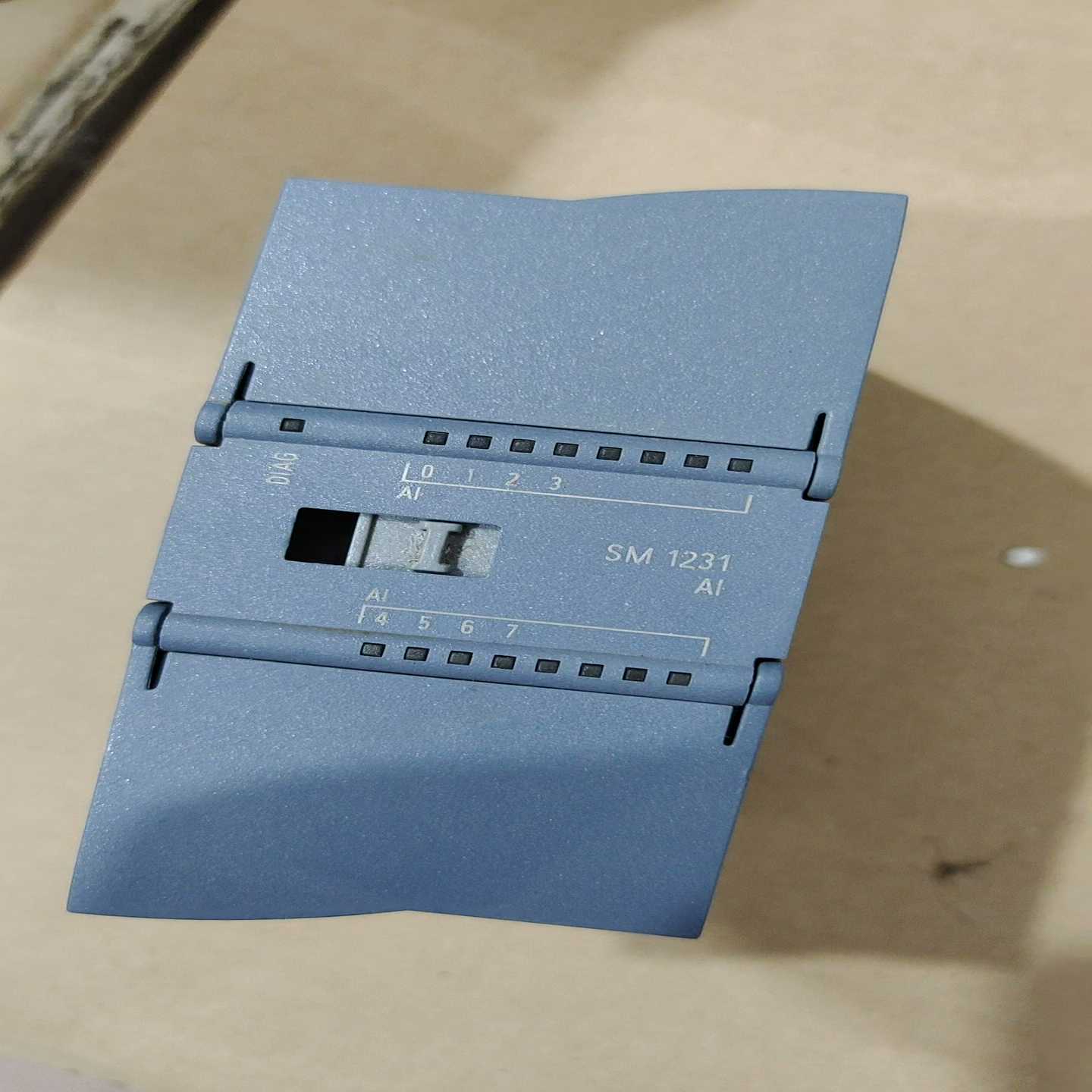 PLC231-4HF32-0XB0，有意拍800询价