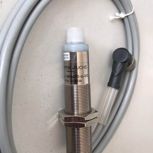 倍加福UB1000-18GM75-U-V15 光电开关传感器~询价