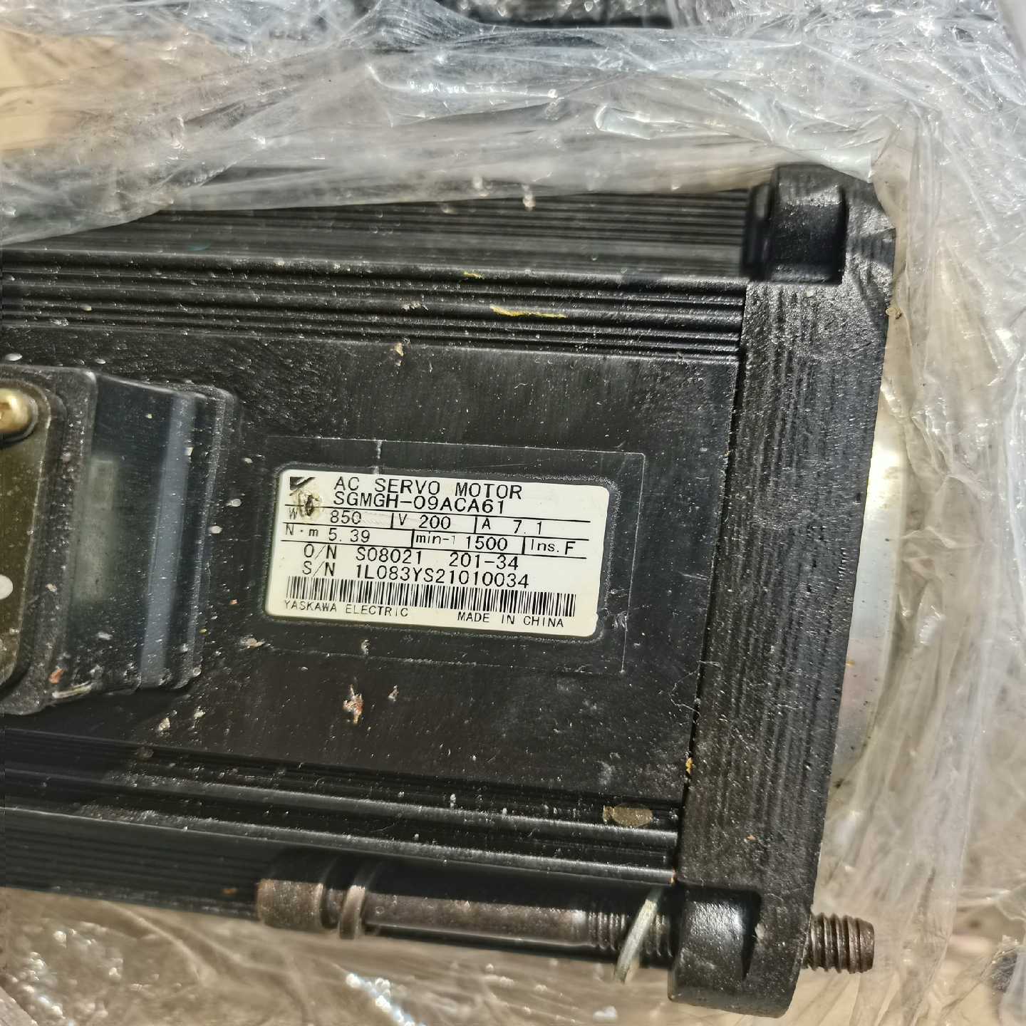 SGMGH-09ACA61    安川850W伺服电机（地坛设备）