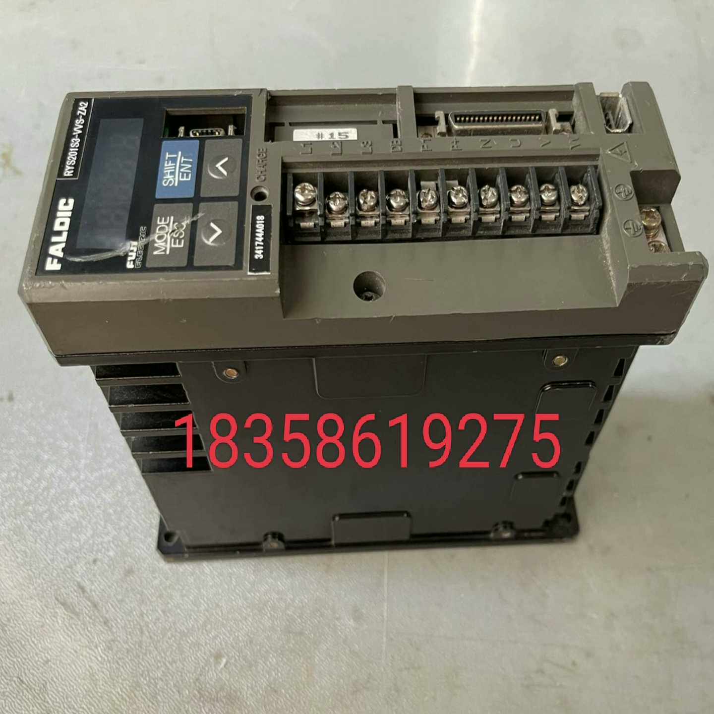 (询价)富士RYS201S3-VVS-ZA2伺服驱动器200W，实物