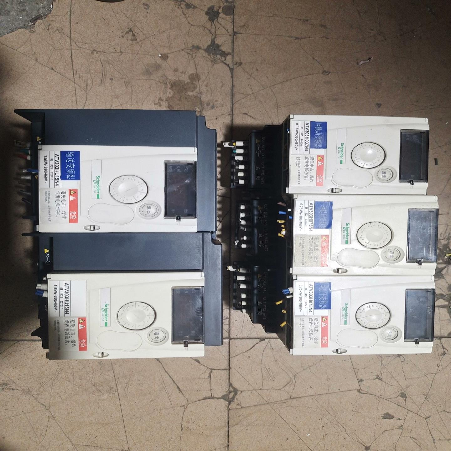 议价拆机施耐德变频器ATV303H037N4，0.37KW/38