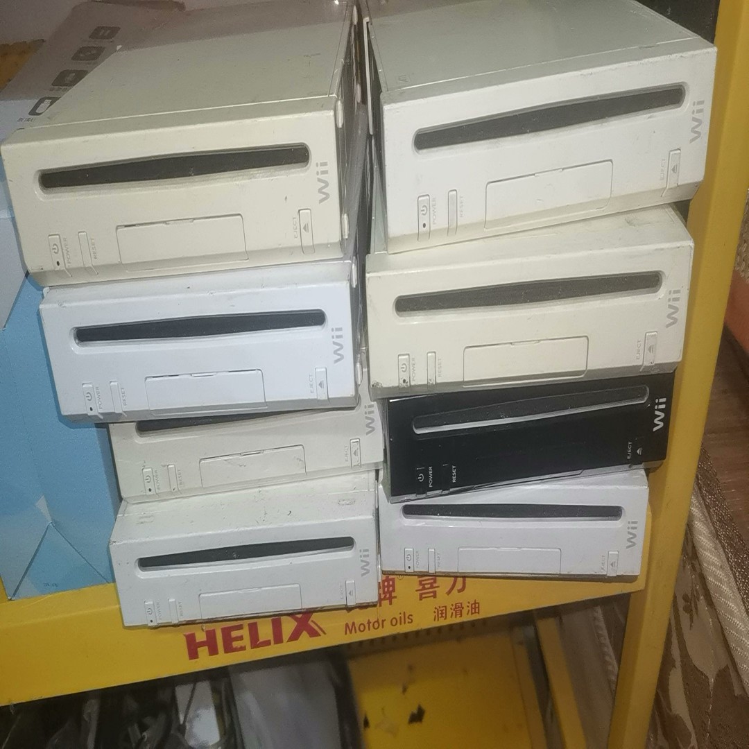 Wii RVL-001主机，成色如图，共8台~询价