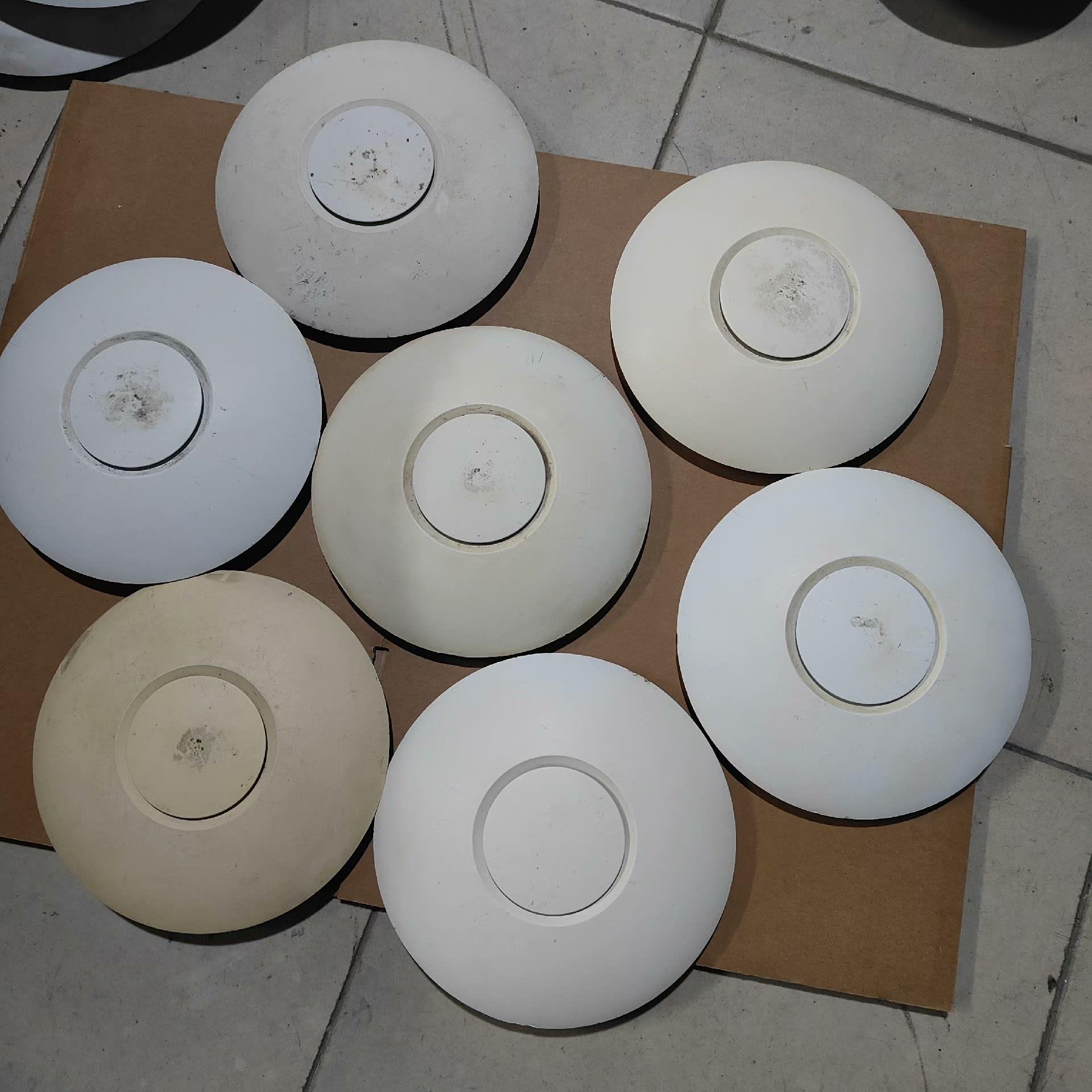 Unifi nanoHD，成色一般，实物拍摄，功能包好。