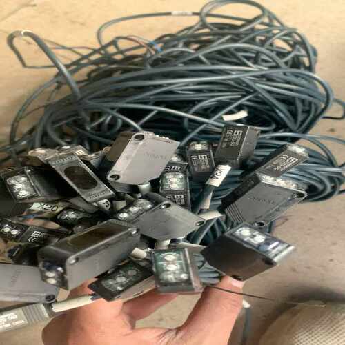 传感器E3Z-D62 32条线长2m E3Z-D61~询价