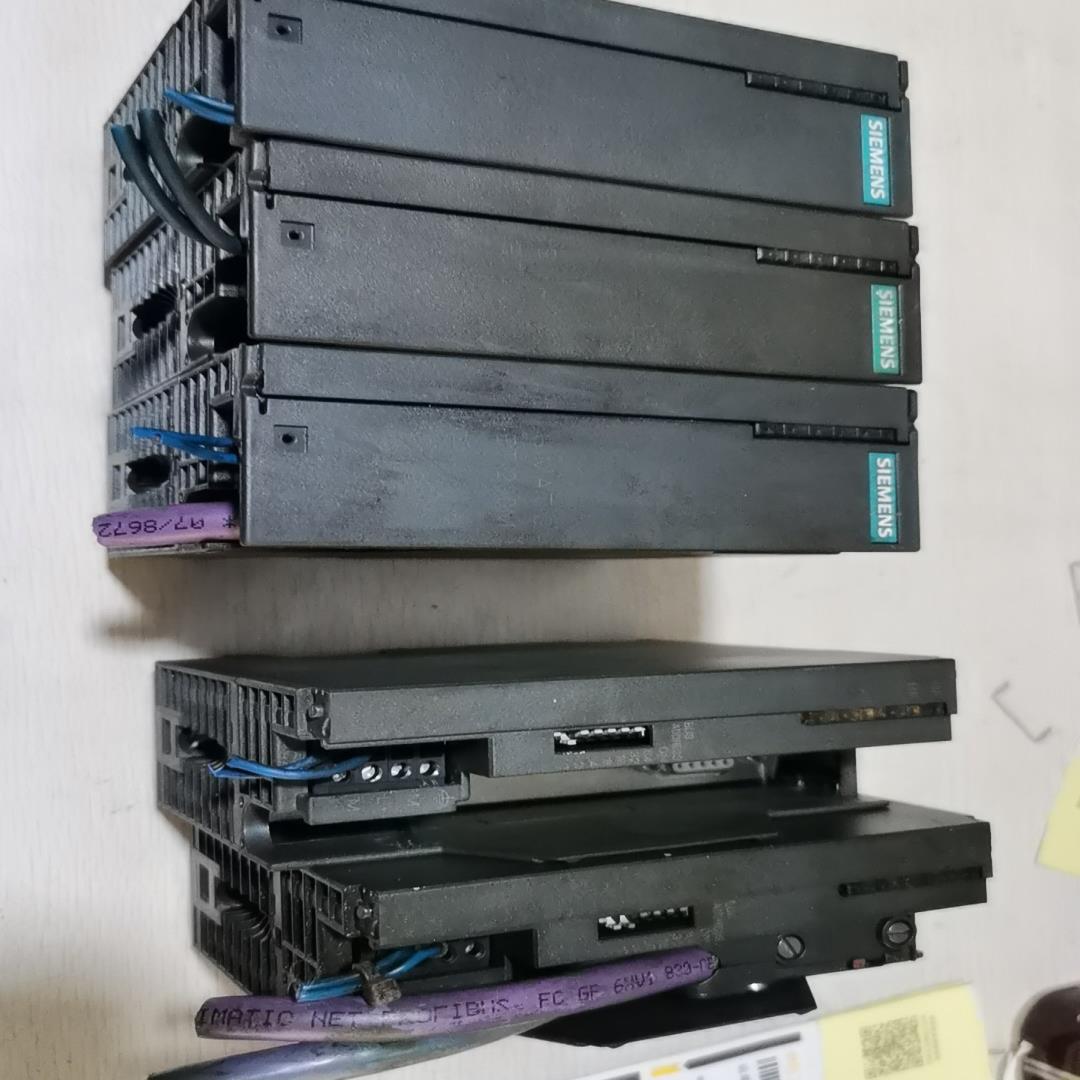 的模块5个，6ES7153-1AA03-0XB0，实物图（佳毅工控）