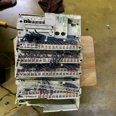 议价拆机 施耐德 PLC  TSX3721101  TSXRKZ