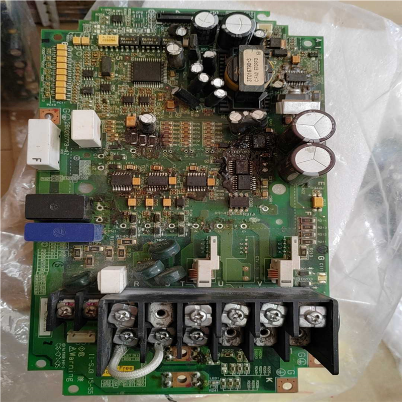 日立SJ300变频器驱动板2B026773-4Z~询价