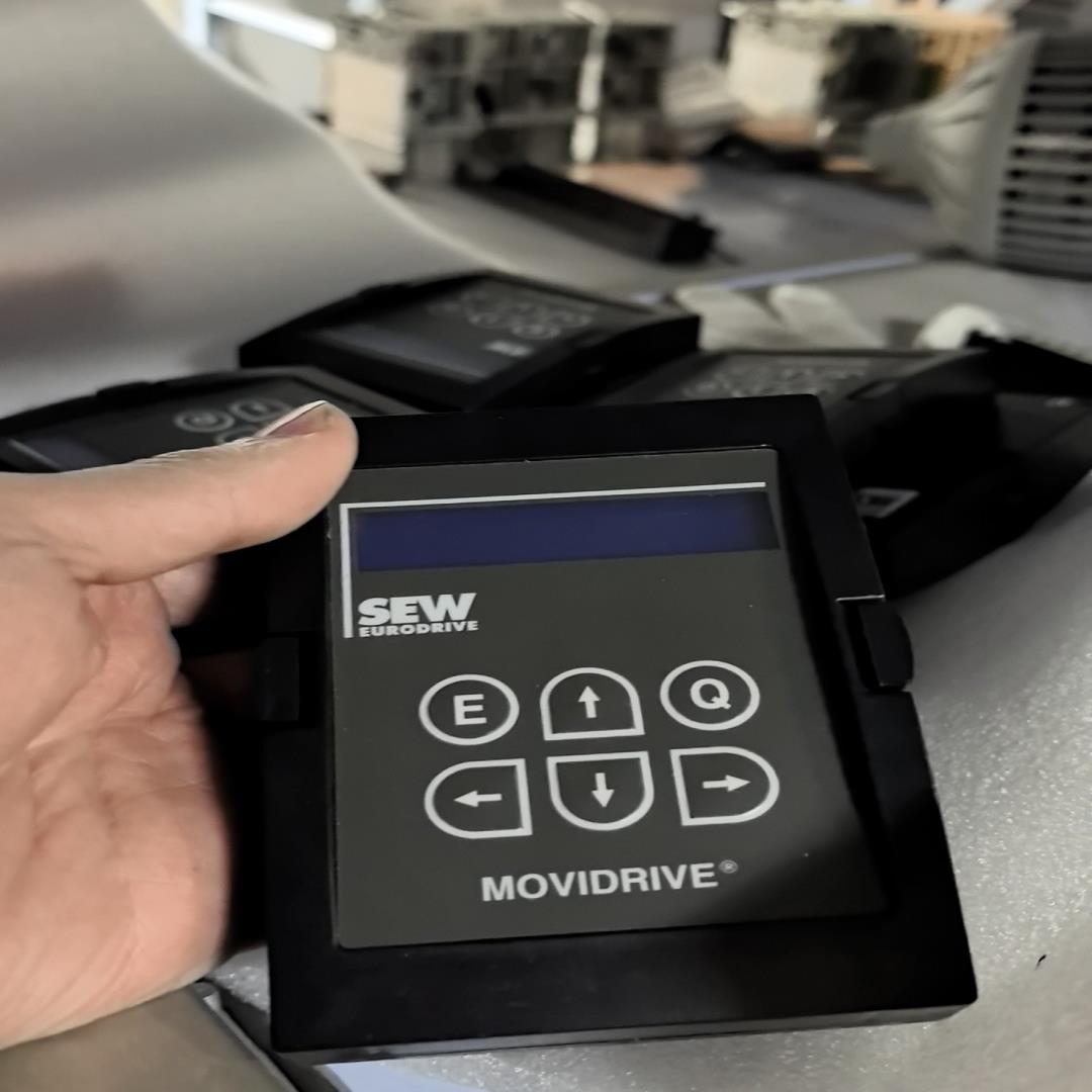 DBG11B-13 SEW面板，成色不错  不含运拍前询价