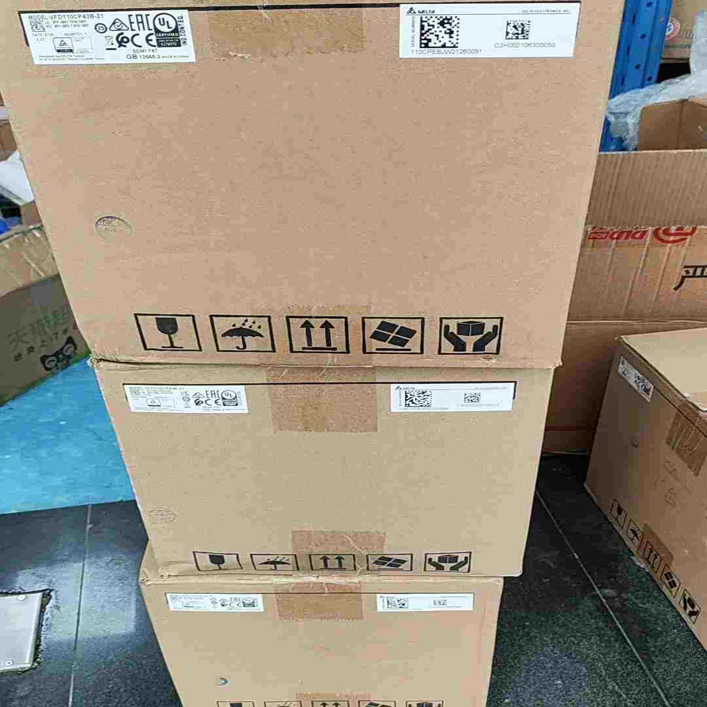 台达变频器VFD110CP43B-21~议价