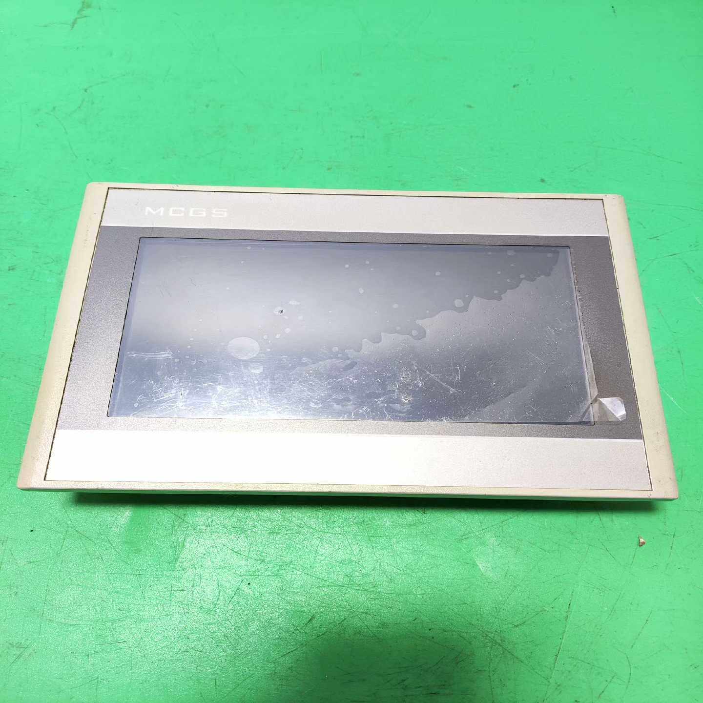 昆仑通态触摸屏TPC7022Es，功能正常，成色为实图询价