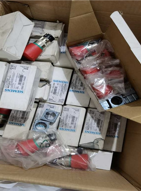 隆兴西门子急停开关3SB3400-0C0E0B0A   等等各种配件全部有现货*