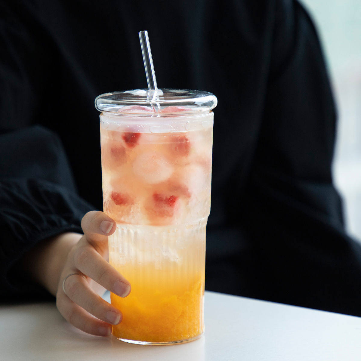 三宅家日式手工锤纹圆形有盖大水杯高硼硅玻璃吸管杯大容量奶茶杯
