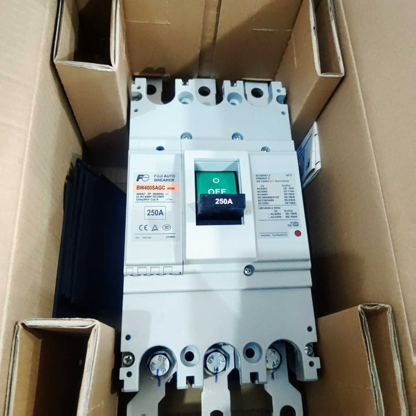 配件FUJI富士断路器  BW400SAGC  3P  250A议价