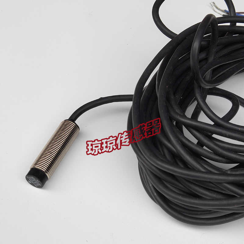 **法国原厂拆机货XS212BLNAL2C接近开关传感器L10C L5C*