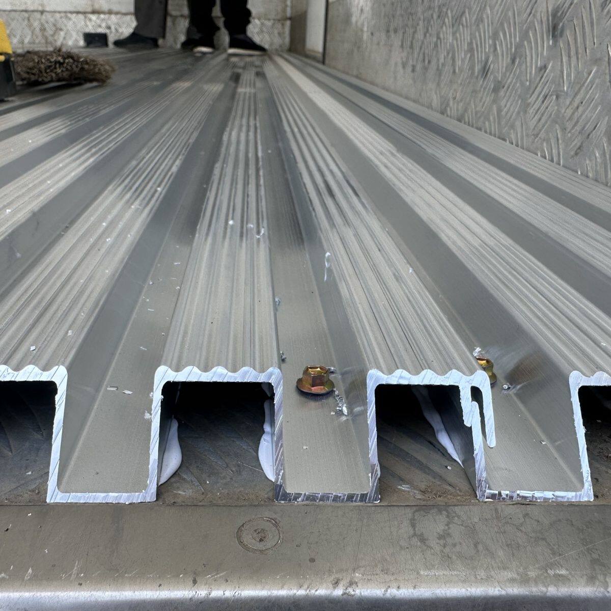 加厚冷藏车底板导风槽 铝型材风道集装箱地板铝轨通风槽