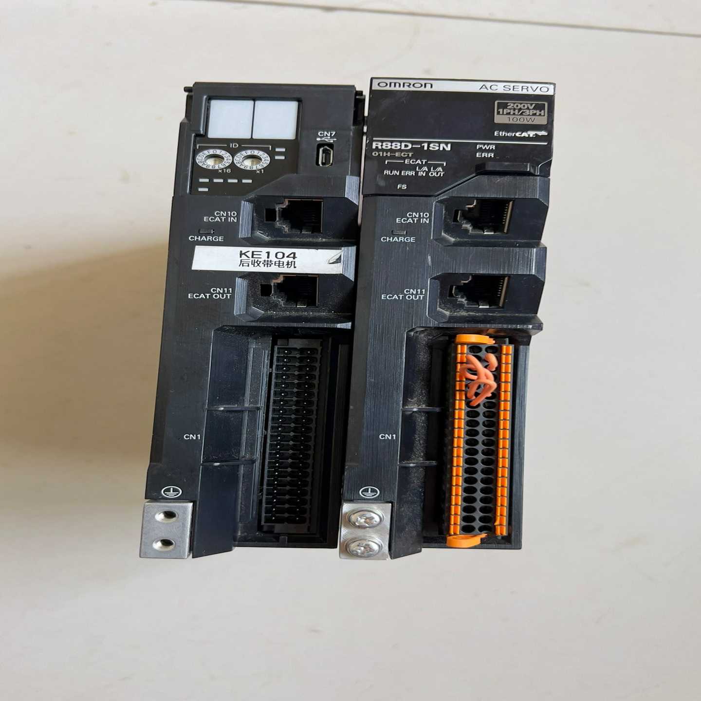 (询价)R88D-1SN01H-ECT   ，成色如图