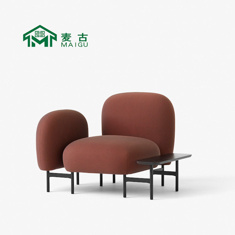麦古北欧极简创意金属面包沙发