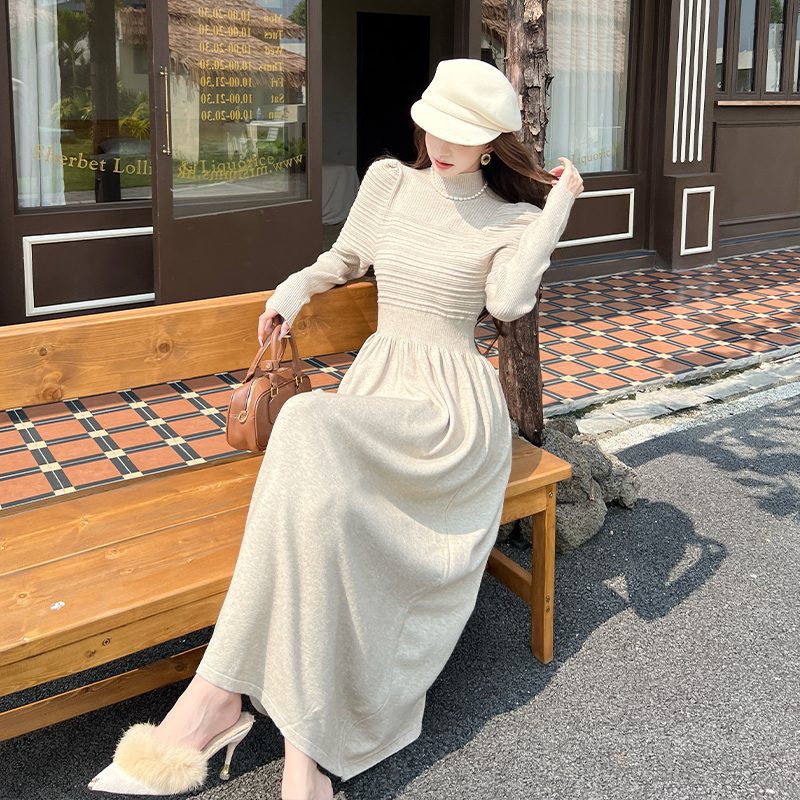 小香风半高领针织连衣裙显瘦