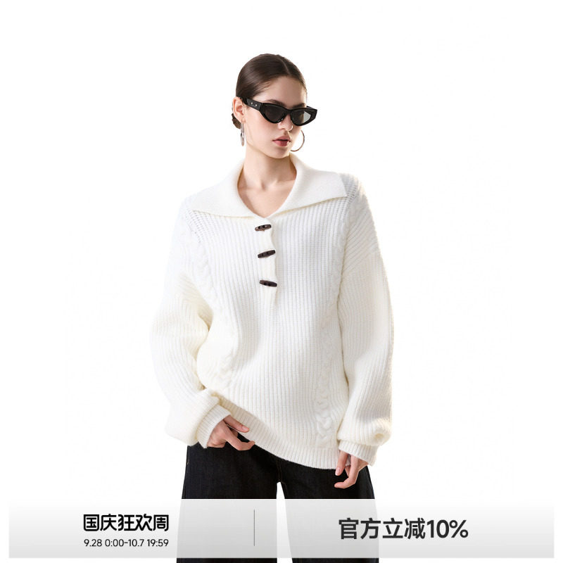 美式牛角扣半开领毛衣女图片