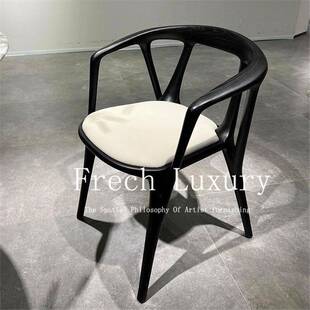 意式极简设计师款复古实木餐椅现代简约艺术创意白蜡木茶桌主人椅