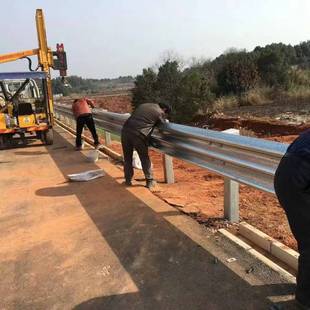 热镀锌公路波形护栏国道省道乡村道路三波二波高速波形梁钢护栏厂