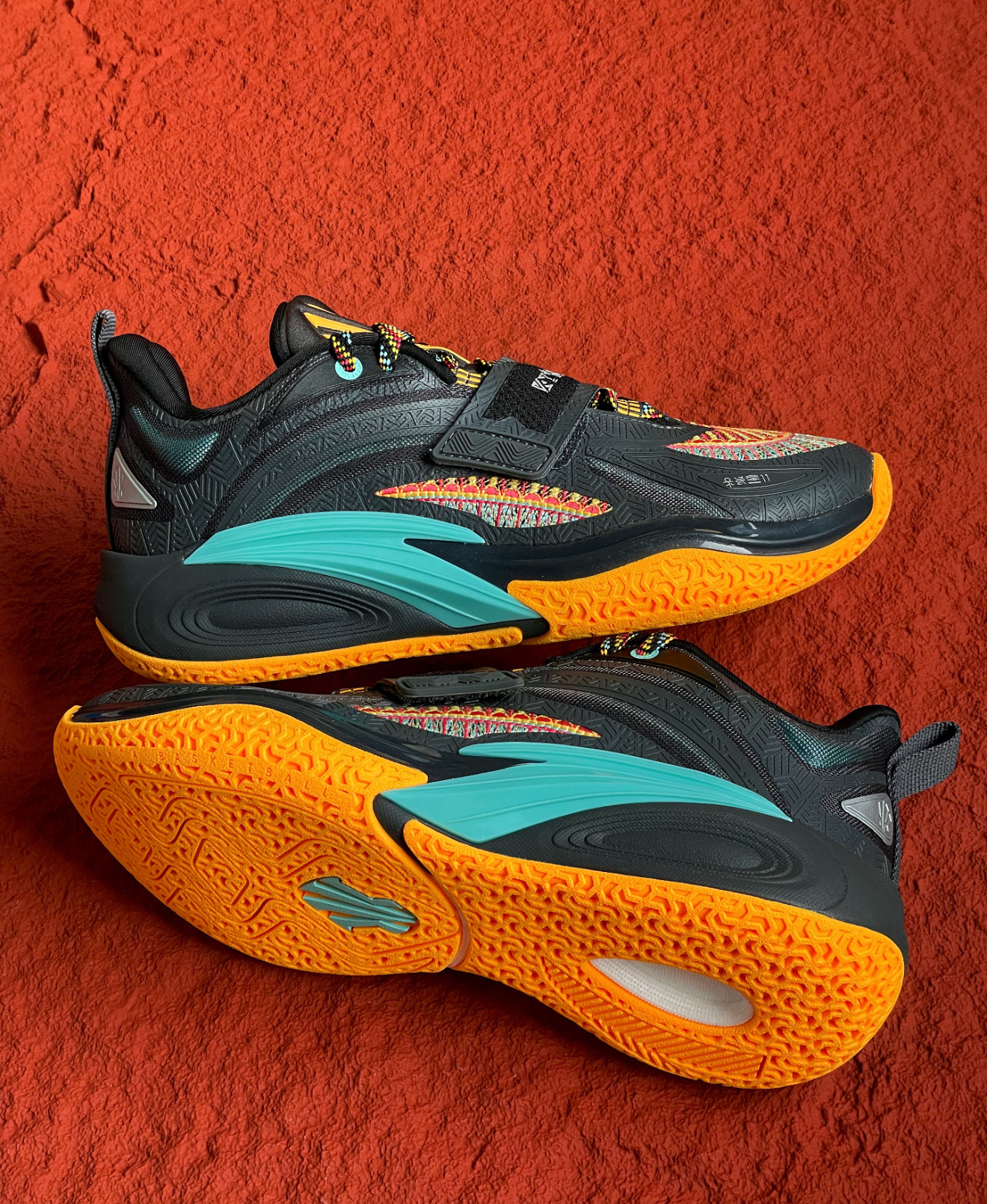 安踏凯里欧文一代圣契专业防滑科技实战低帮耐磨篮球鞋男秋冬